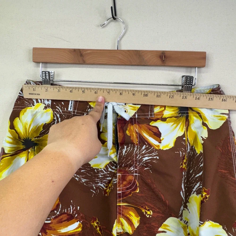 Local Motion Board Shorts 32 Brown Floral Hibiscus Surf Beach Skater Retro